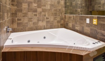 Habitación Suite Jacuzzi  del Love Hotel Quinto Elemento  con Jacuzzi