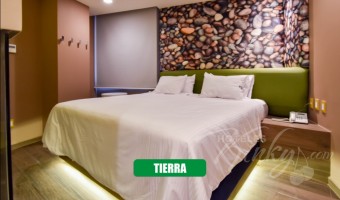Habitación Suite Jacuzzi  del Love Hotel Quinto Elemento  con Fajódromo