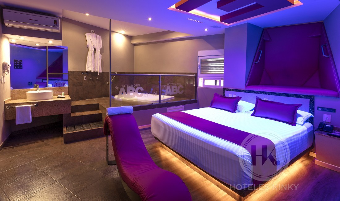 Love Hotel ABCentral, Habitacion Villa con Jacuzzi