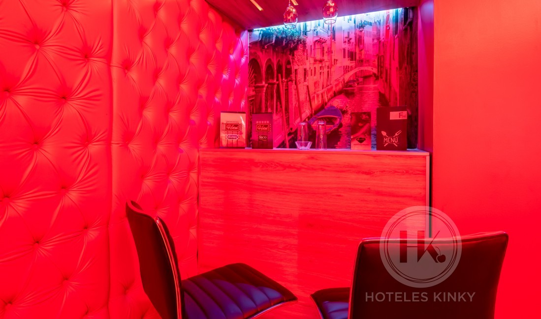 Habitaciòn Suite Temática Cuarto Rojo del Love Hotel Ferri Hotel & Suites 