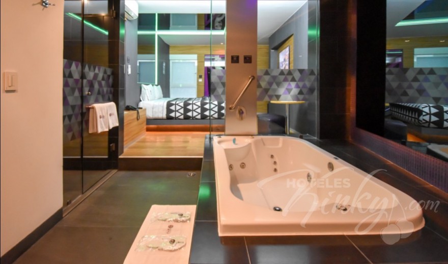 Love Hotel Interlove, Habitación Suite Jacuzzi