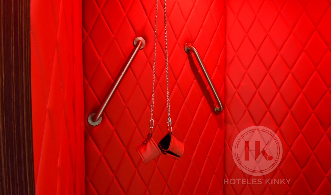 Habitaciòn Torre Jacuzzi - Red Room del Love Hotel La Moraleja
