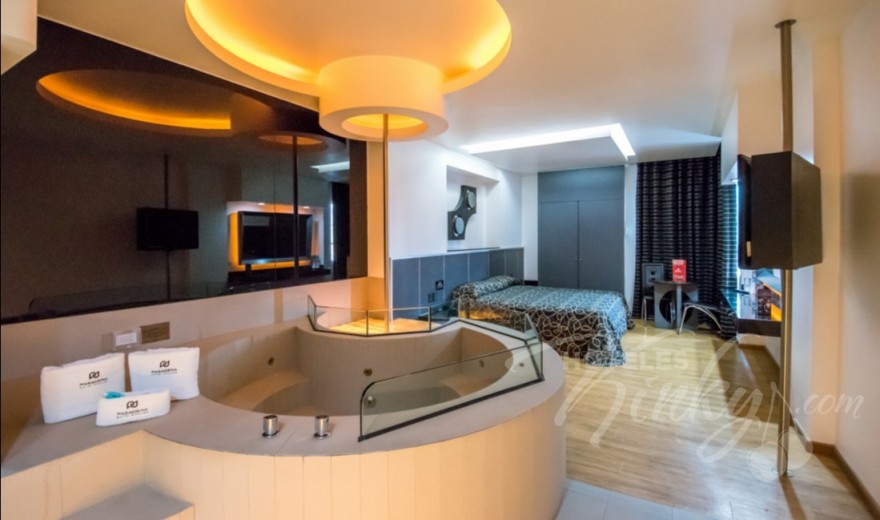 Love Hotel Pasadena Hotel & Villas , Habitacion Torre Jacuzzi VIP