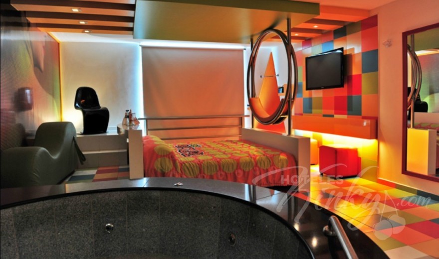 Love Hotel Pop Life, Habitacion Suite Jacuzzi