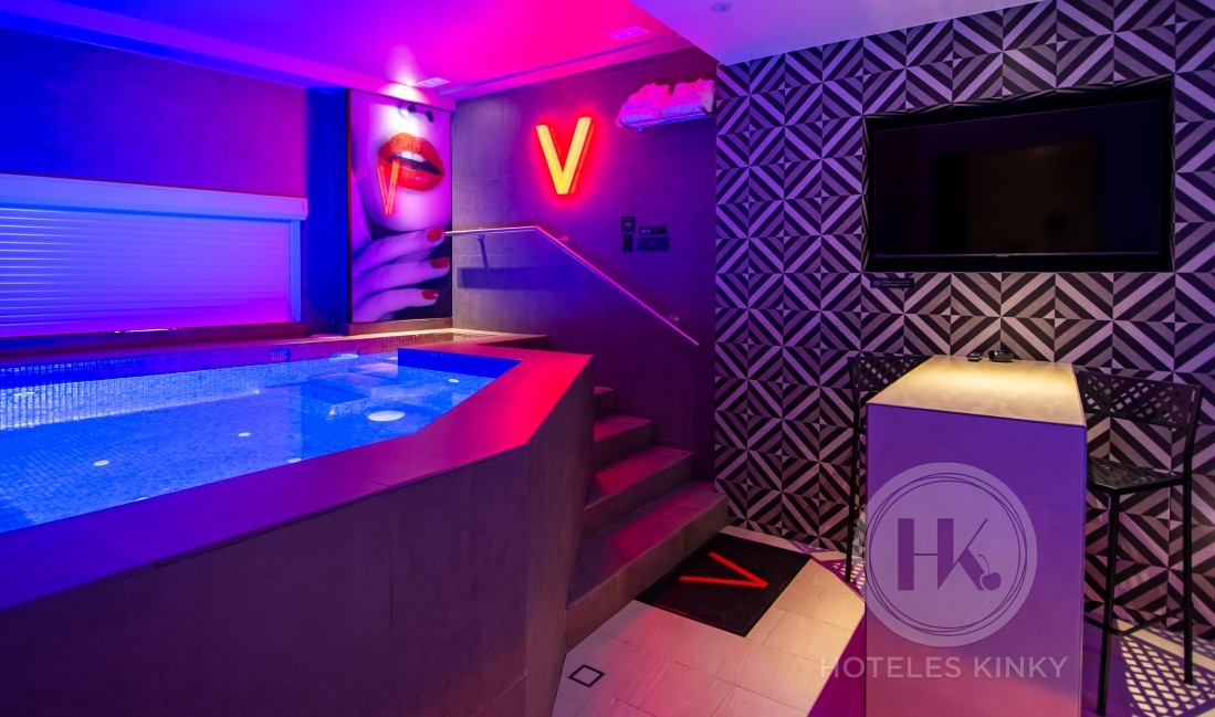 Love Hotel V Motel Boutique Viaducto, Habitacion Pool & Spa Suite 